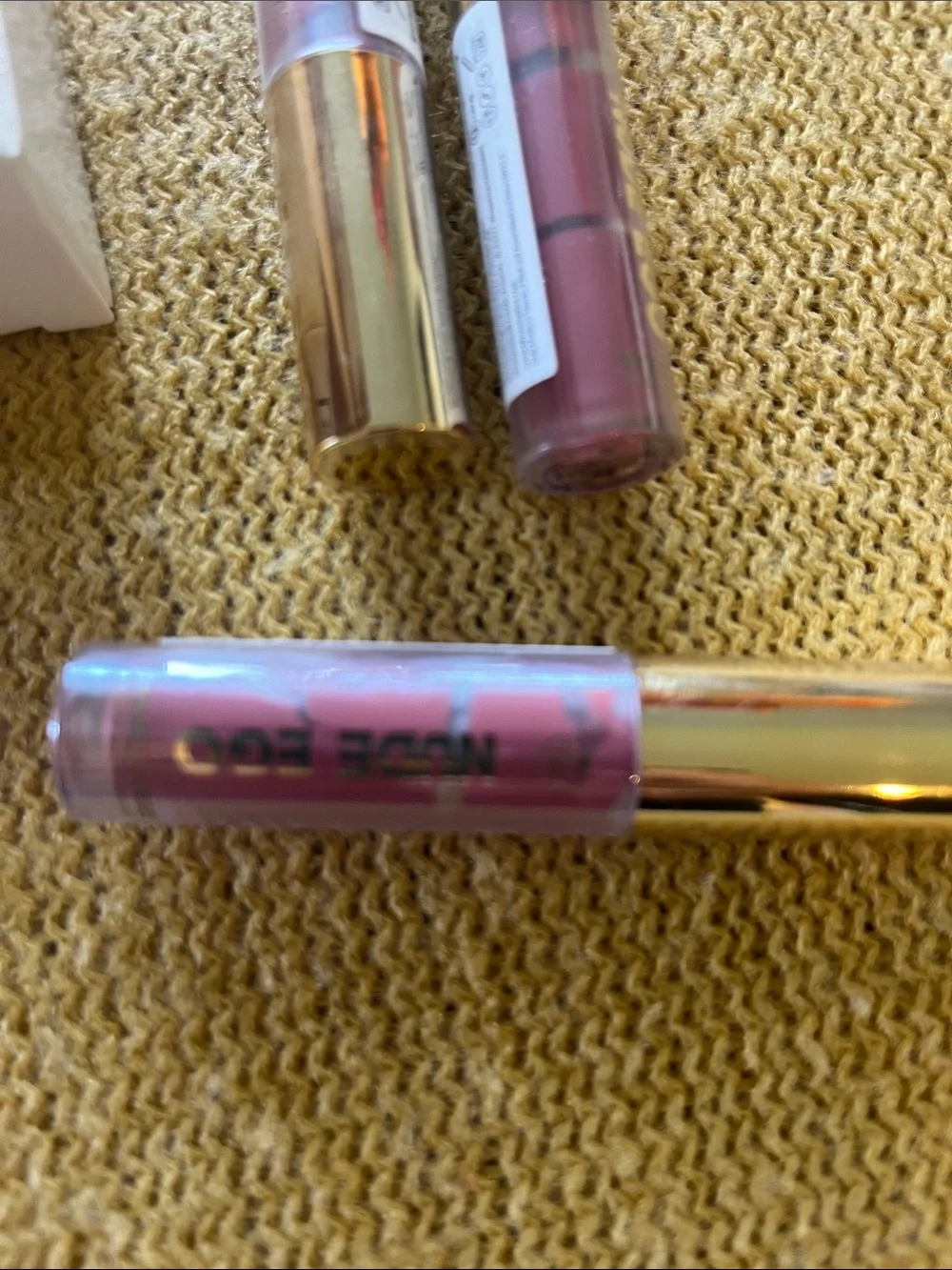 Revolution Fast Base Stick Foundation F3 with Pink Lip Set